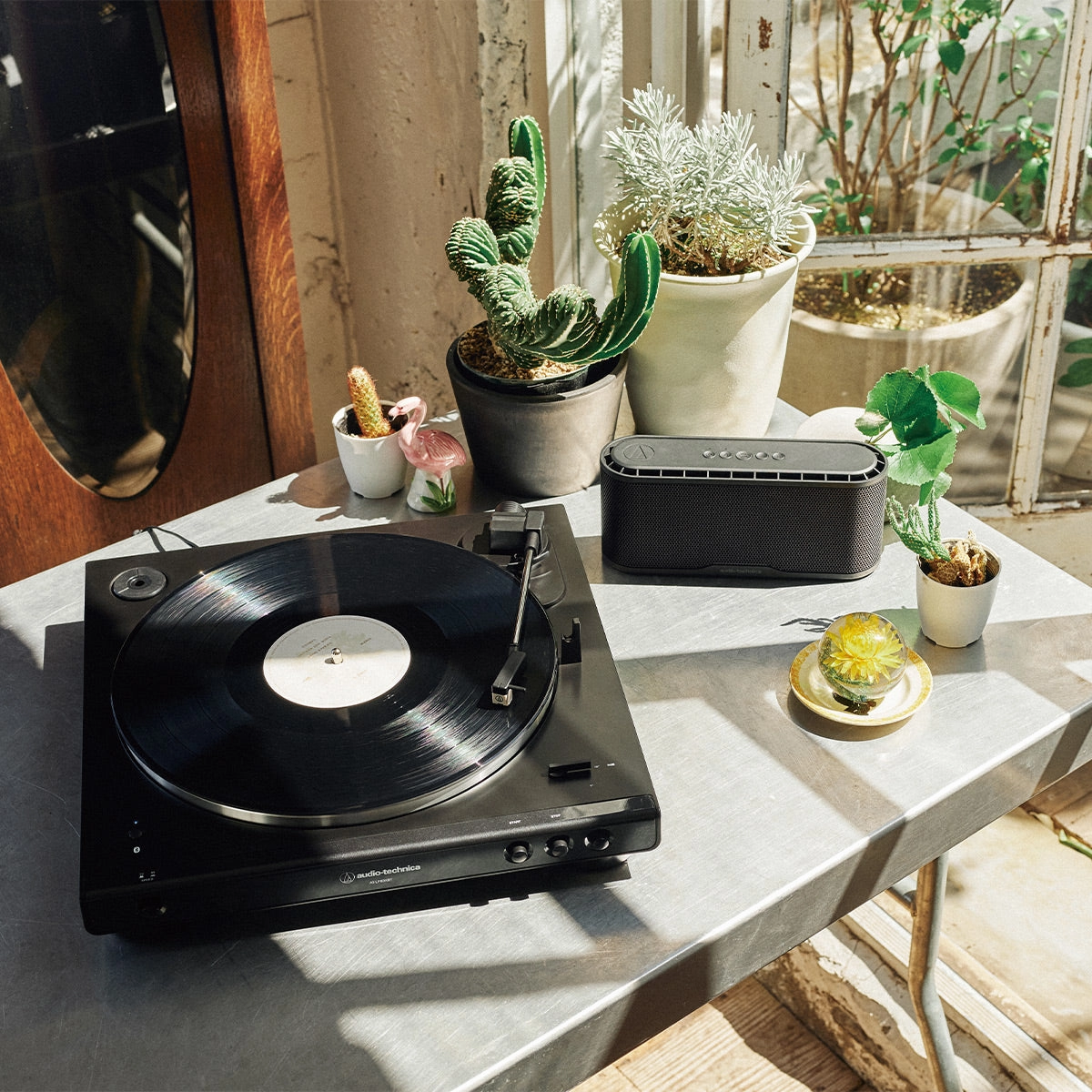 Audio-Technica AT-LP60XBT-BK Fully Automatic Belt-Drive Stereo Turntable with Bluetooth (Black)