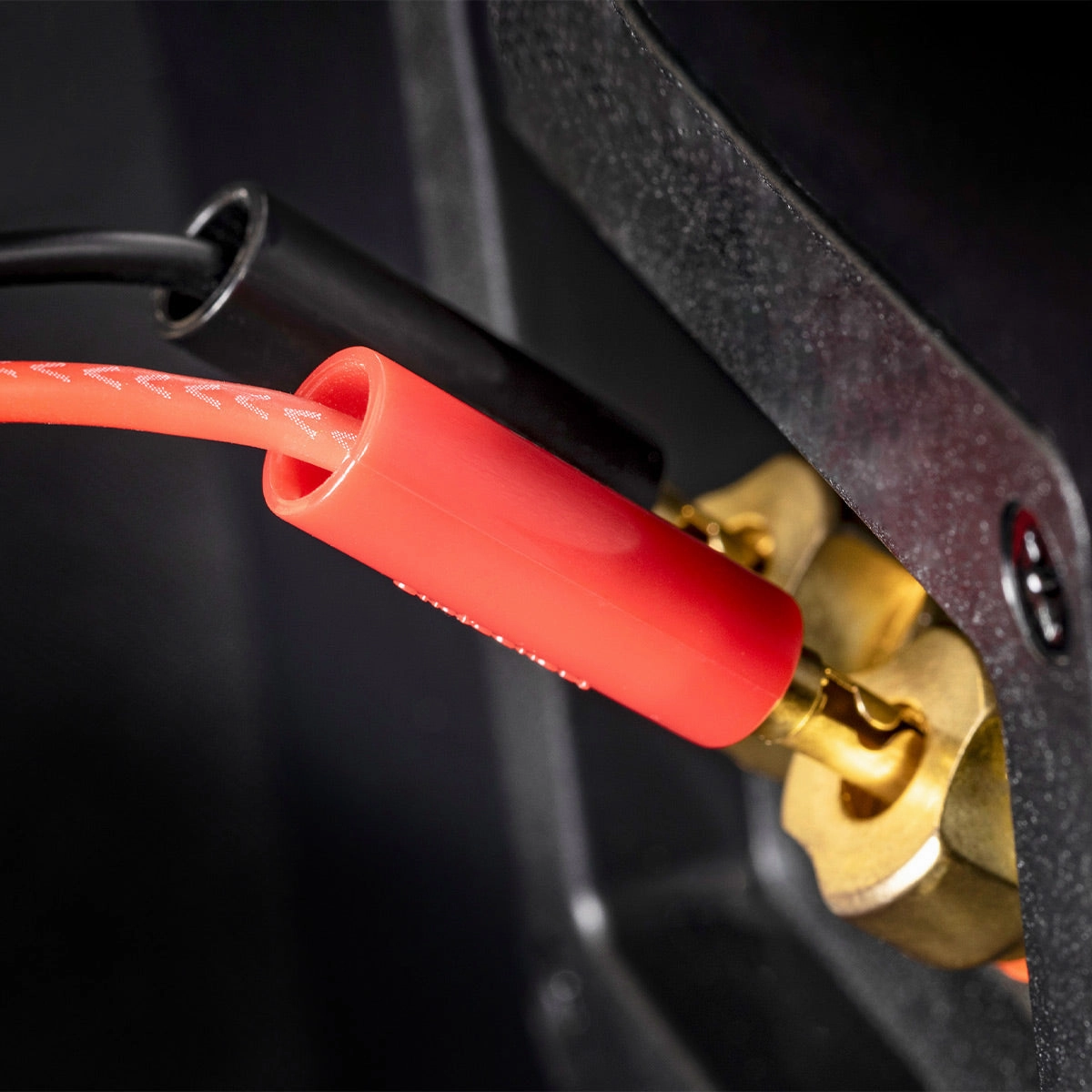 AudioQuest SureGrip&reg; 100 Gold Banana Speaker Connectors - 8-Pack