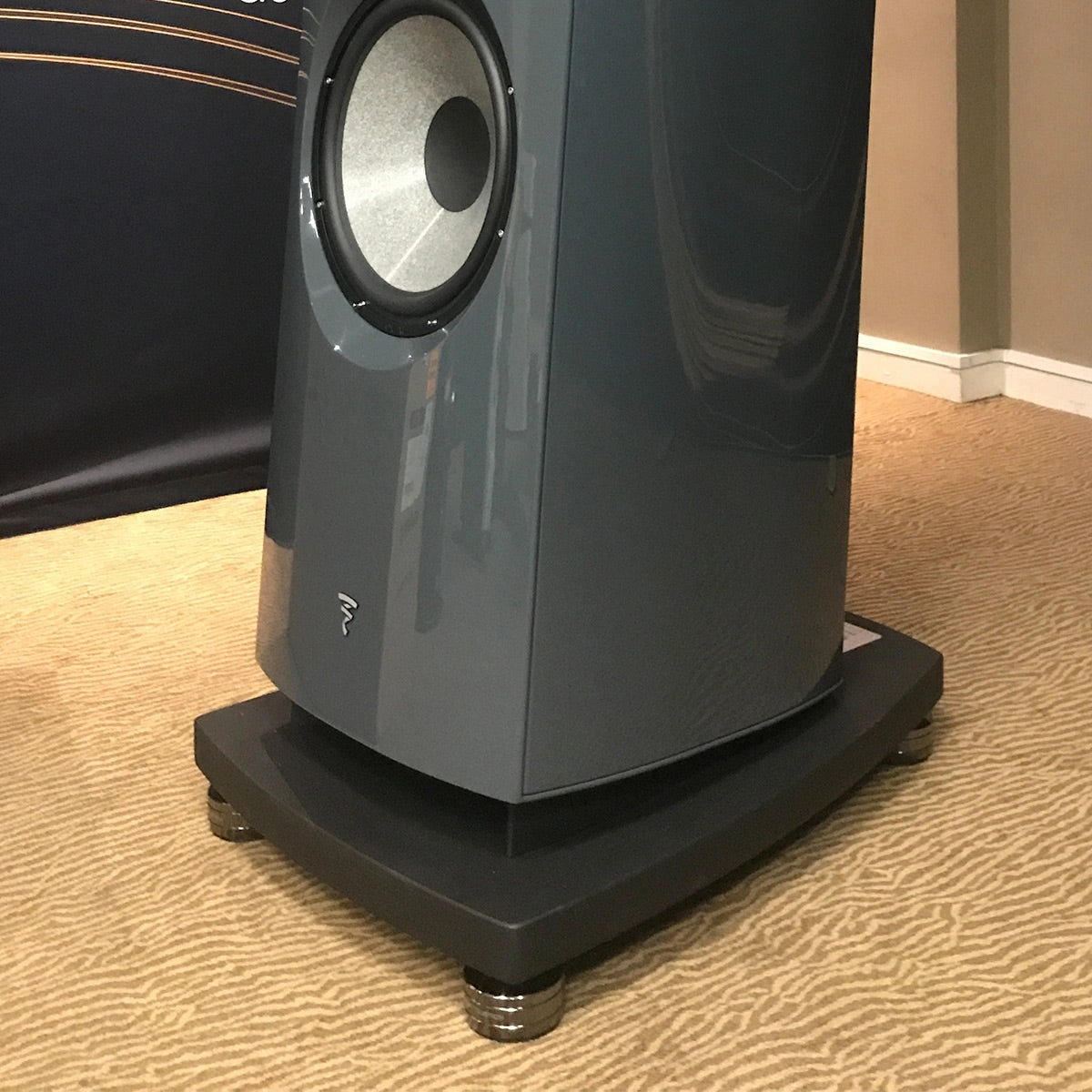 IsoAcoustics GAIA-TITAN Theis Speaker Isolator Feet - 4-Pack