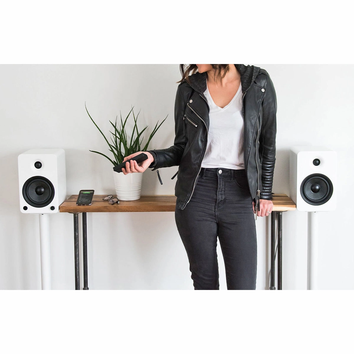 Kanto SP26PL 26" Bookshelf Speaker Stands with Rotating Top Plates and Cable Management - Pair (White)