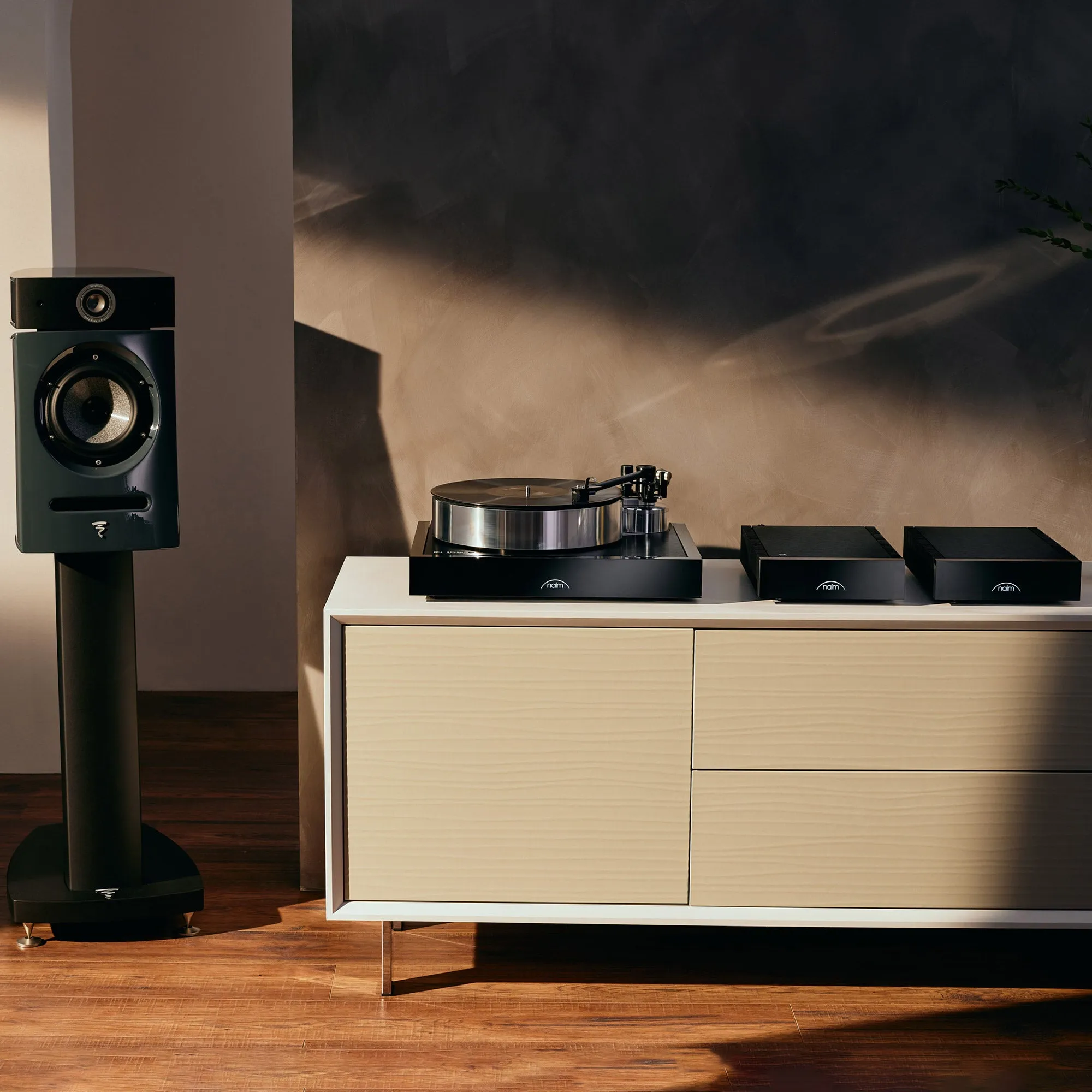 Naim Solstice Special Edition Turntable