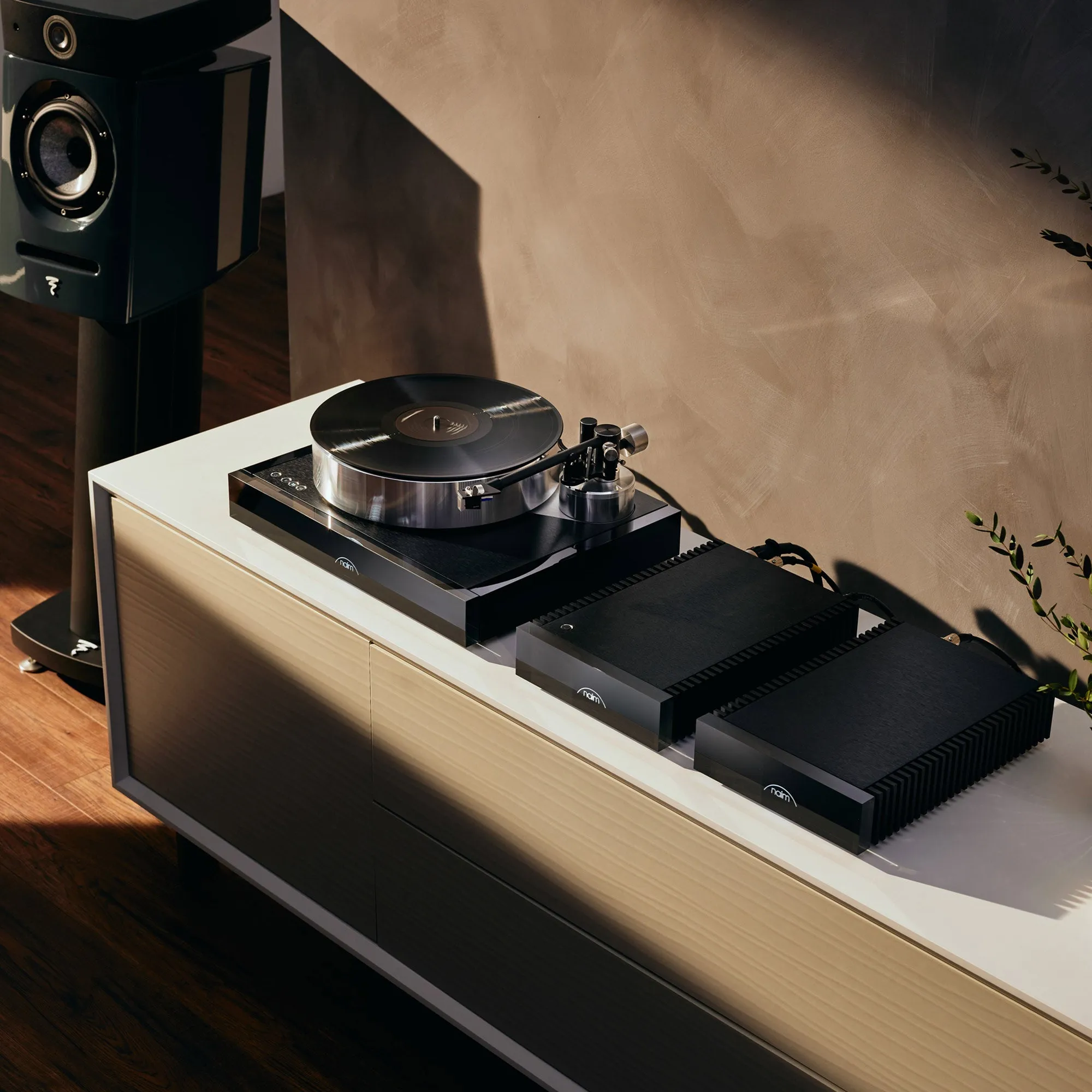 Naim Solstice Special Edition Turntable