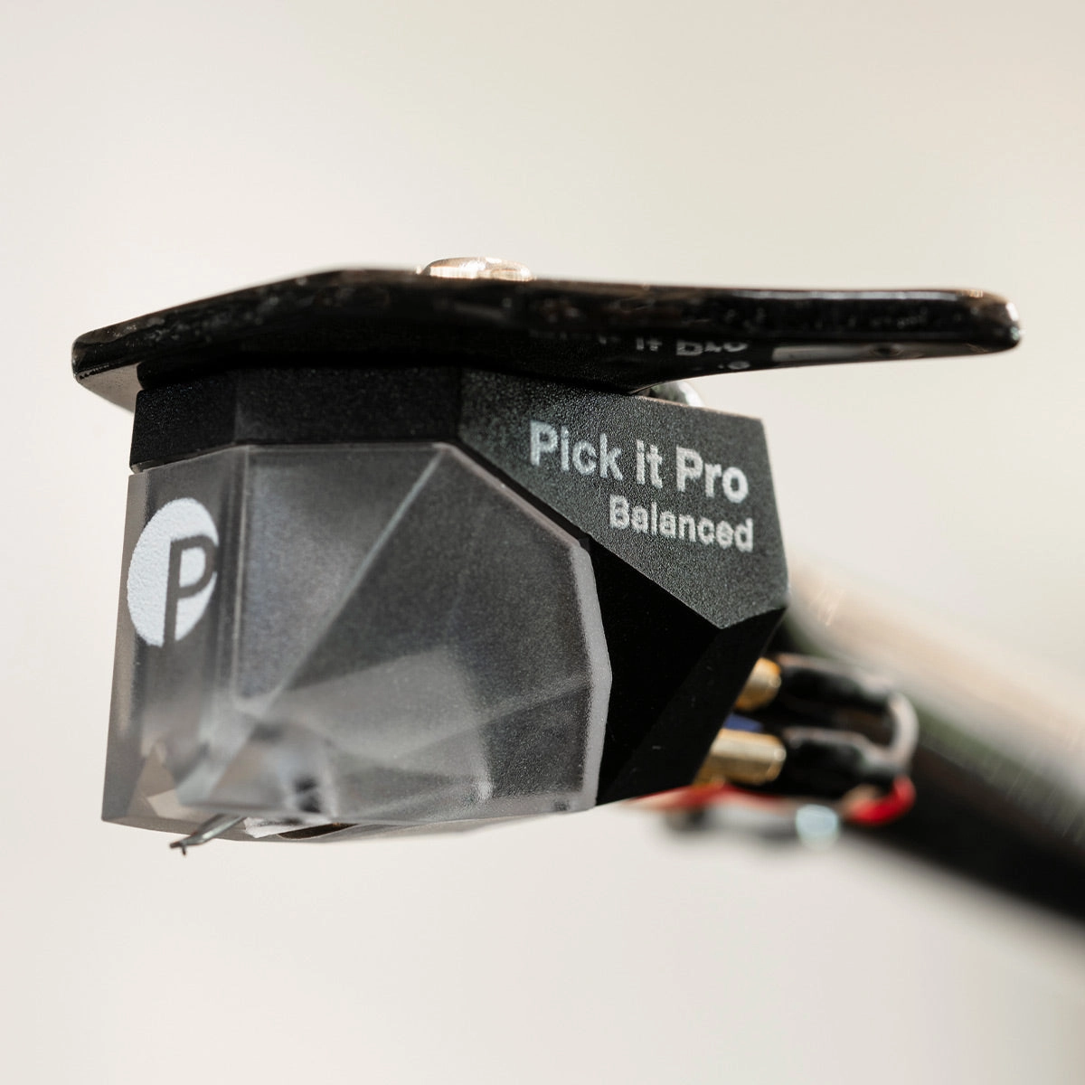 Pro-Ject Debut PRO B Balanced Turntable with Pick it PRO Balanced Cartridge (Black)