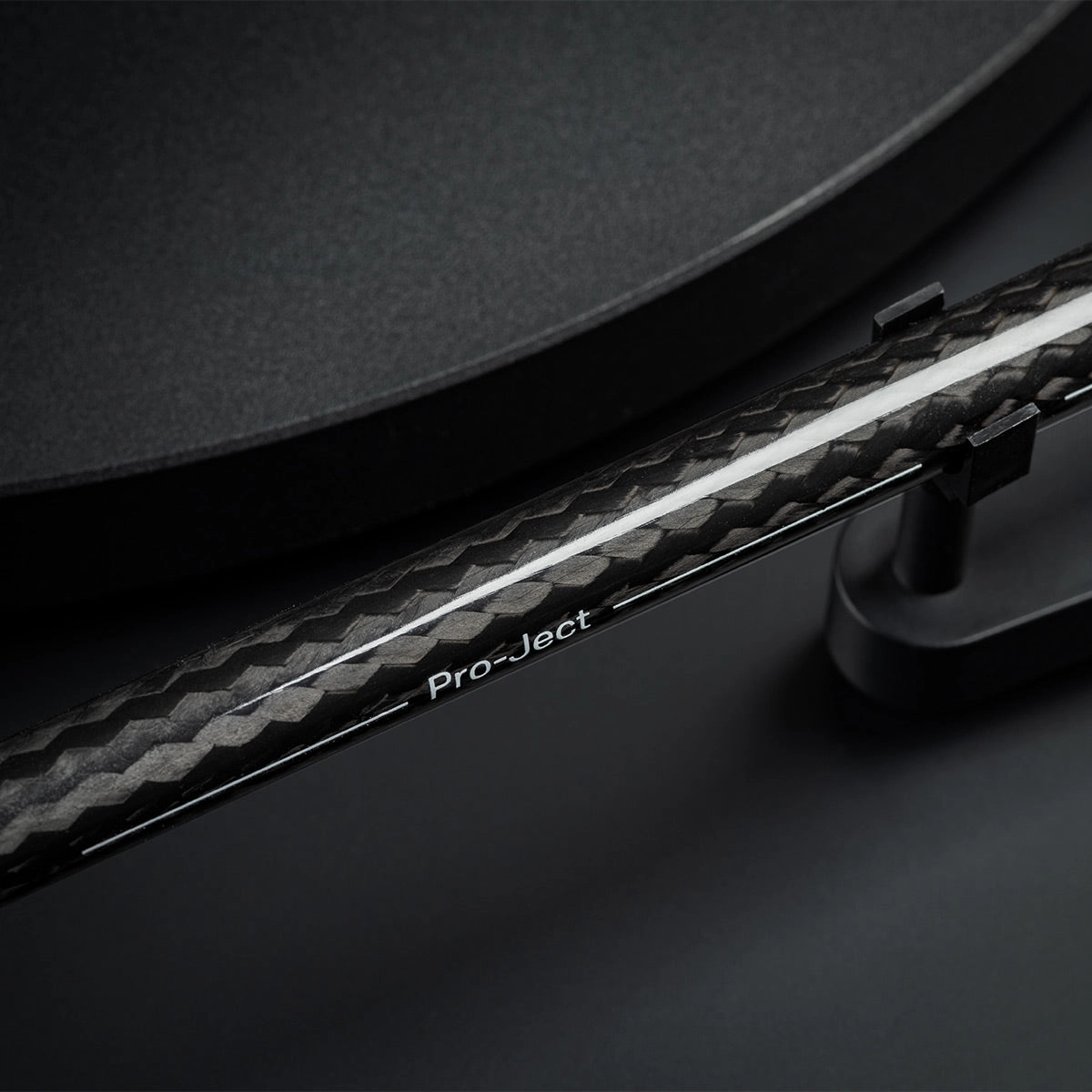 Pro-Ject Debut PRO B Balanced Turntable with Pick it PRO Balanced Cartridge (Black)