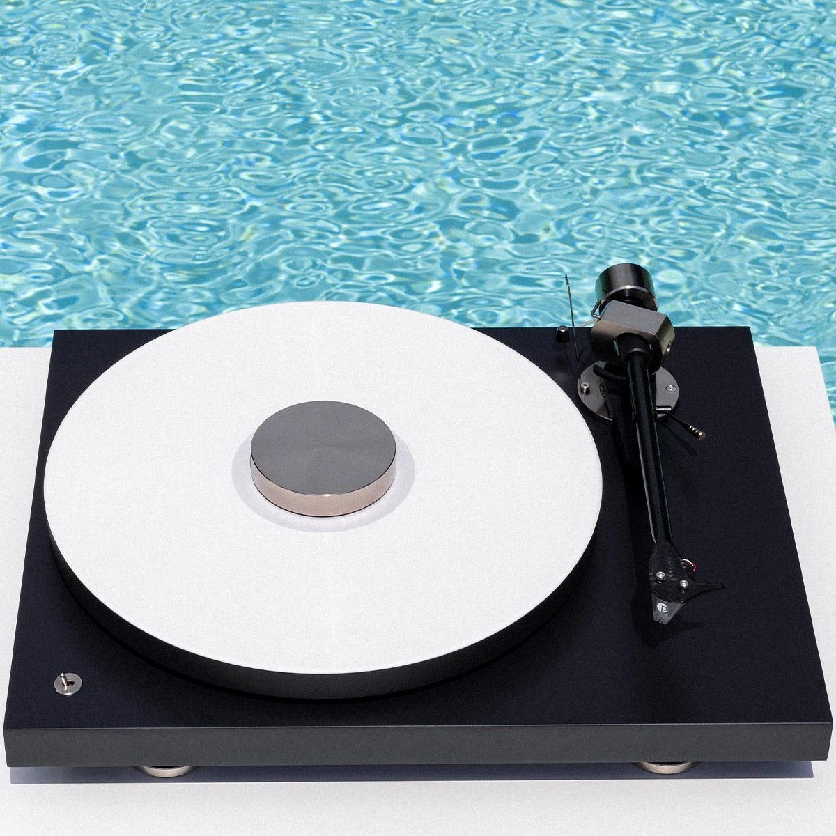 Pro-Ject Debut PRO B Balanced Turntable with Pick it PRO Balanced Cartridge (Black)
