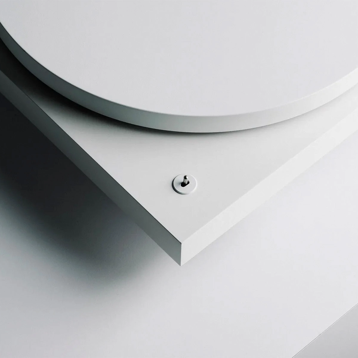 Pro-Ject Debut PRO B Balanced Turntable with Pick it PRO Balanced Cartridge (White)
