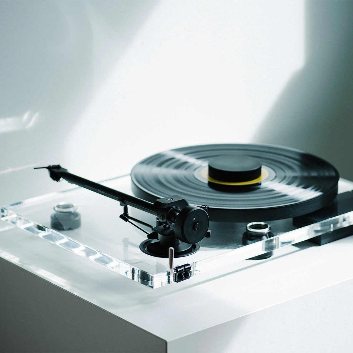 Pro-Ject XA B Balanced Turntable with Pick it PRO B Balanced Cartridge