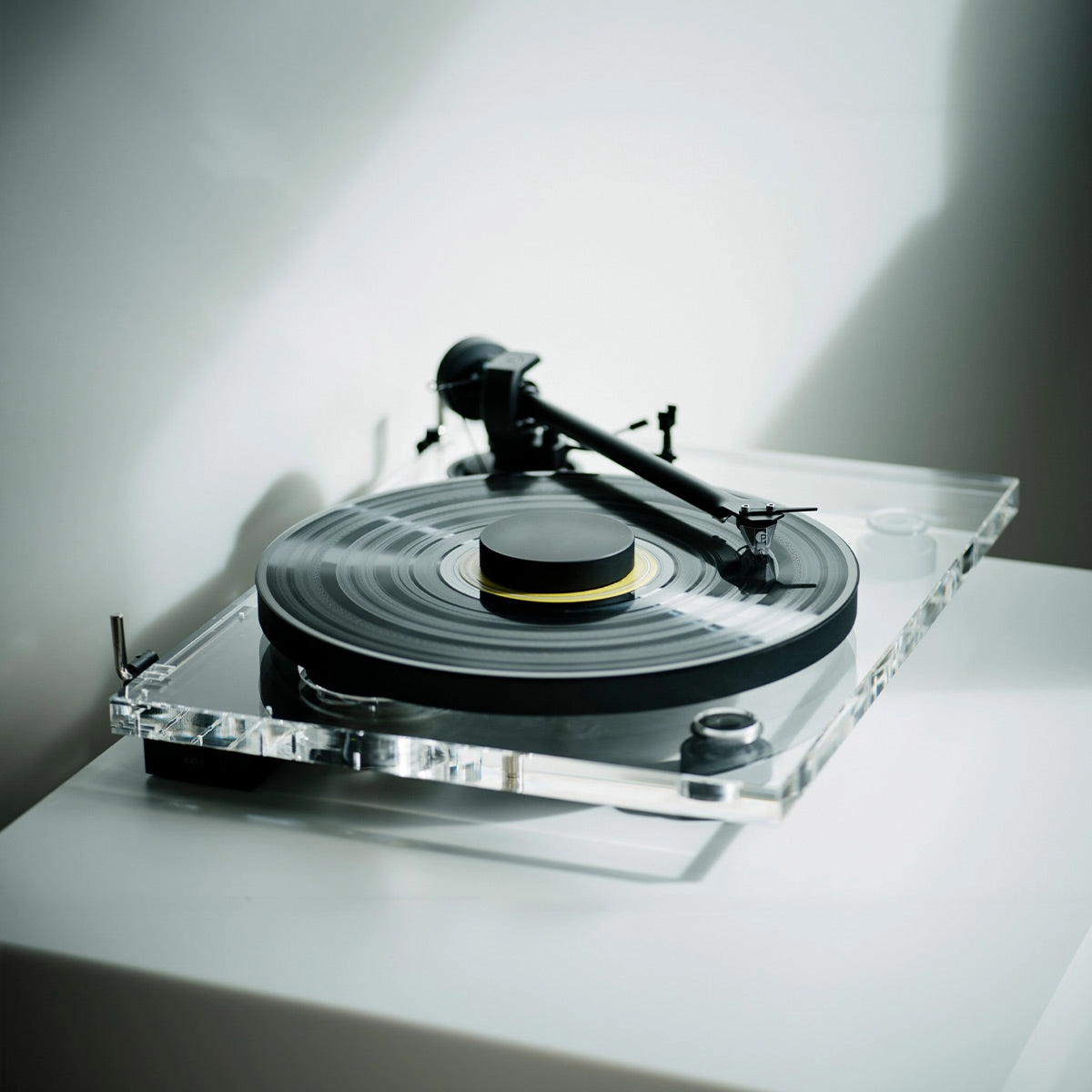 Pro-Ject XA B Balanced Turntable with Pick it PRO B Balanced Cartridge