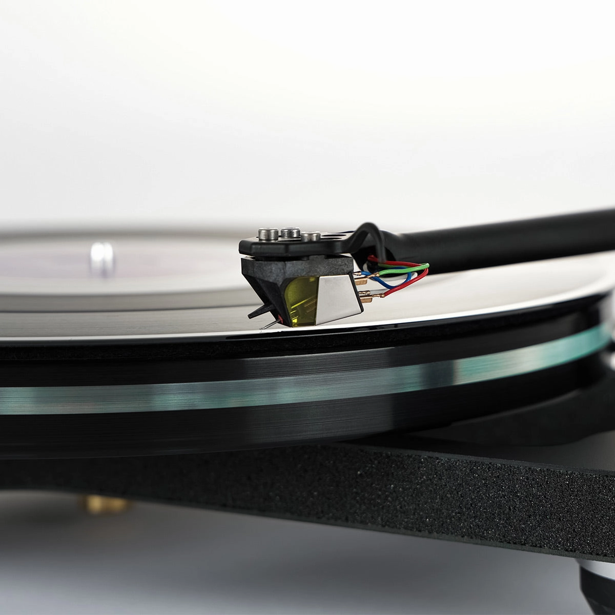 Rega Planar 8 Turntable with Nd7 MM Phono Cartridge (Black)